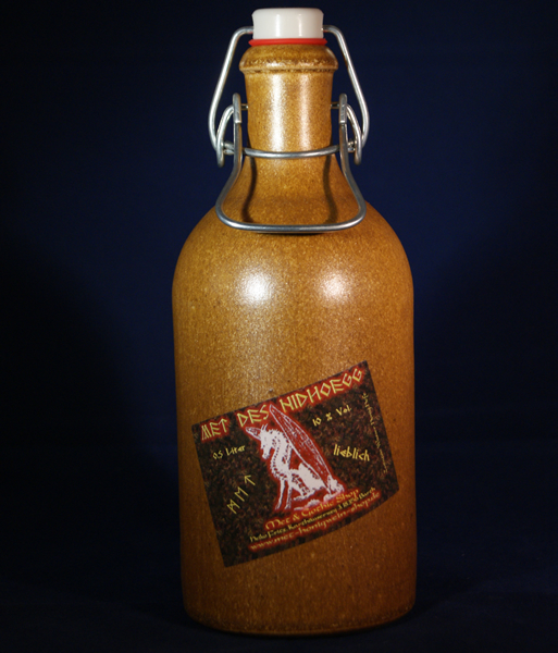 Mead of Nidhoegg sweet (10,5 %) - 0,5 liters in a clay jug