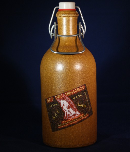 Met des Nidhögg - lieblich - 10,5% - 0,5 Liter im Tonkrug